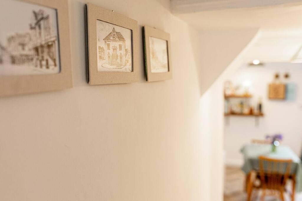 Light And Central Apartment Above Knead Bakery Tetbury Exterior foto